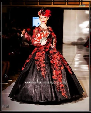 naktv - Model Karen - runway 5
